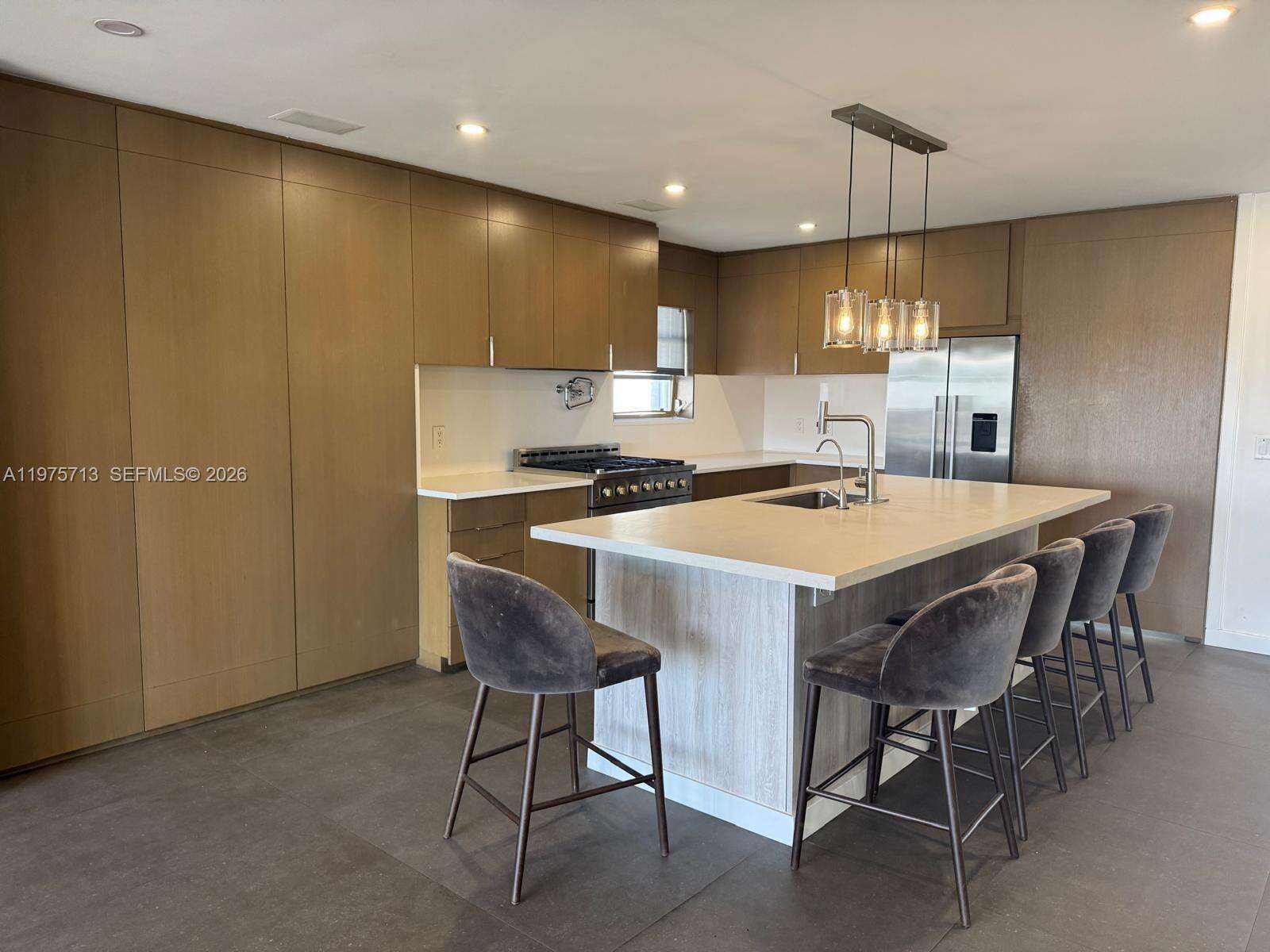 747 Northlake Dr, Hollywood, FL 33019 | Picture 3