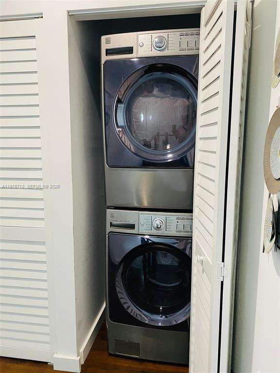 747 Northlake Dr, Hollywood, FL 33019 | Picture 9