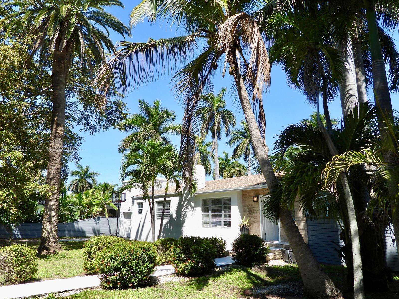 715 Hollywood Blvd, Hollywood, FL 33019 - For Rent photo 1