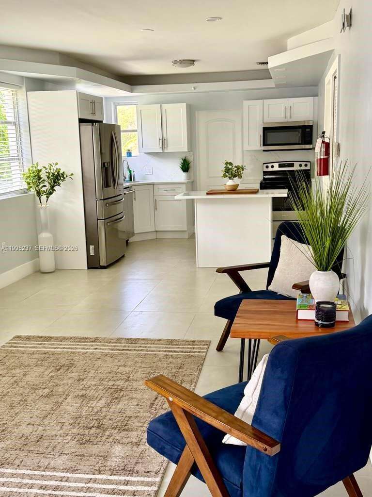 715 Hollywood Blvd, Hollywood, FL 33019 - For Rent photo 3