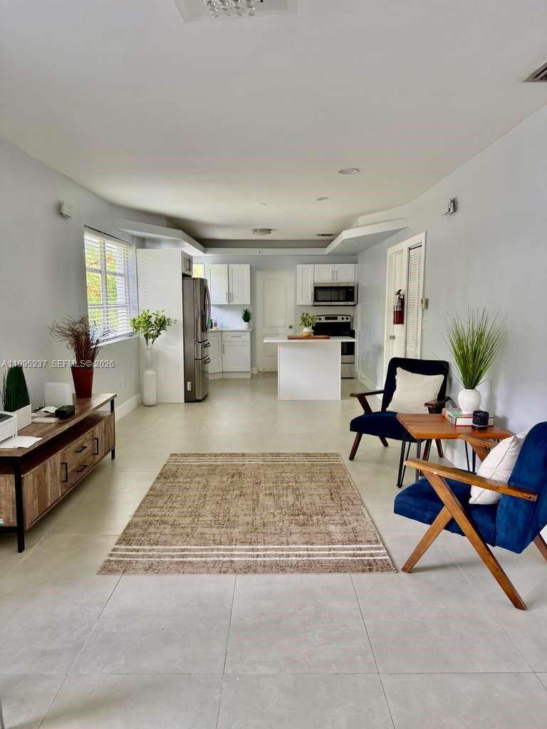 715 Hollywood Blvd, Hollywood, FL 33019 - For Rent photo 4