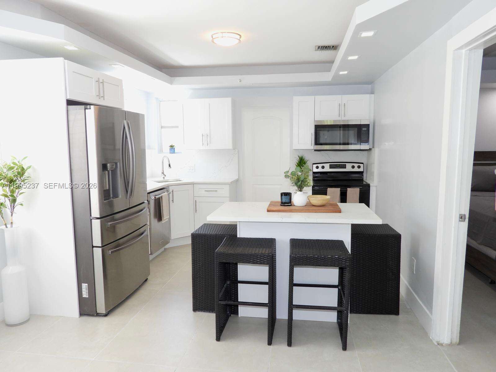 715 Hollywood Blvd, Hollywood, FL 33019 - For Rent photo 8