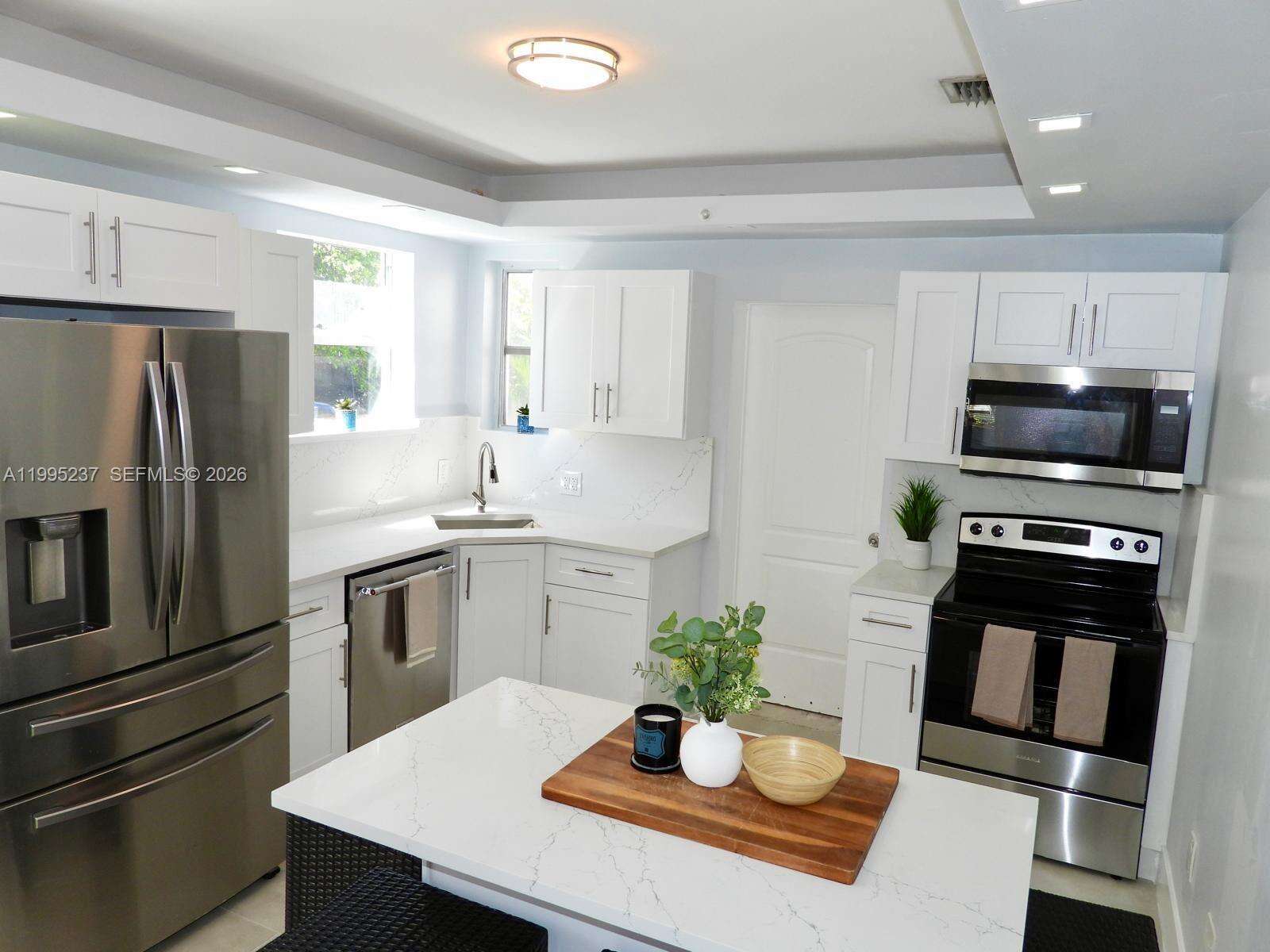715 Hollywood Blvd, Hollywood, FL 33019 - For Rent photo 9
