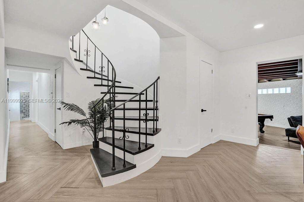 911 Northlake Dr, Hollywood, FL 33019 - For Rent photo 16
