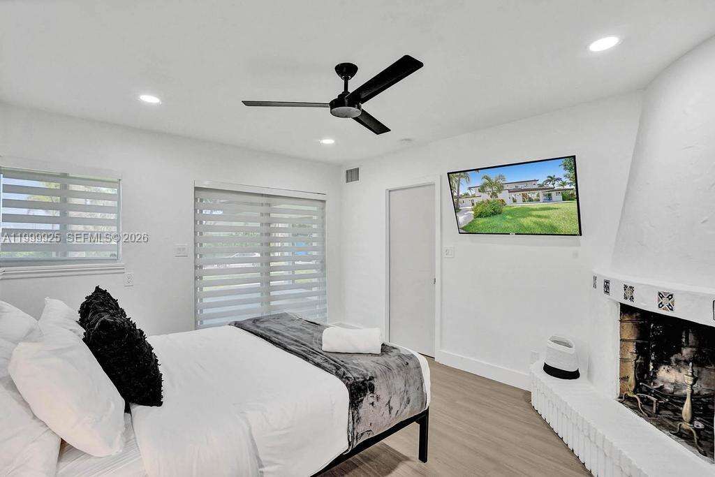911 Northlake Dr, Hollywood, FL 33019 - For Rent photo 32