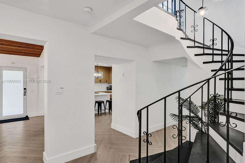 911 Northlake Dr, Hollywood, FL 33019 - For Rent photo 43