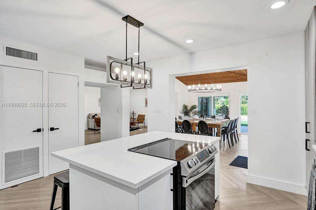 911 Northlake Dr, Hollywood, FL 33019 - For Rent photo 47