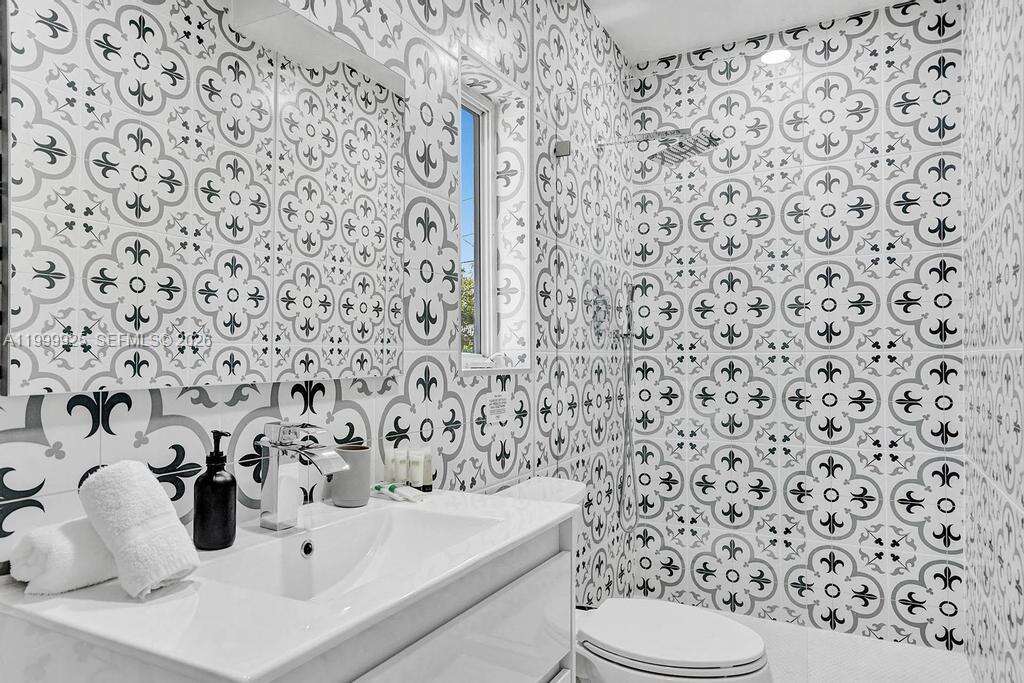 911 Northlake Dr, Hollywood, FL 33019 - For Rent photo 55