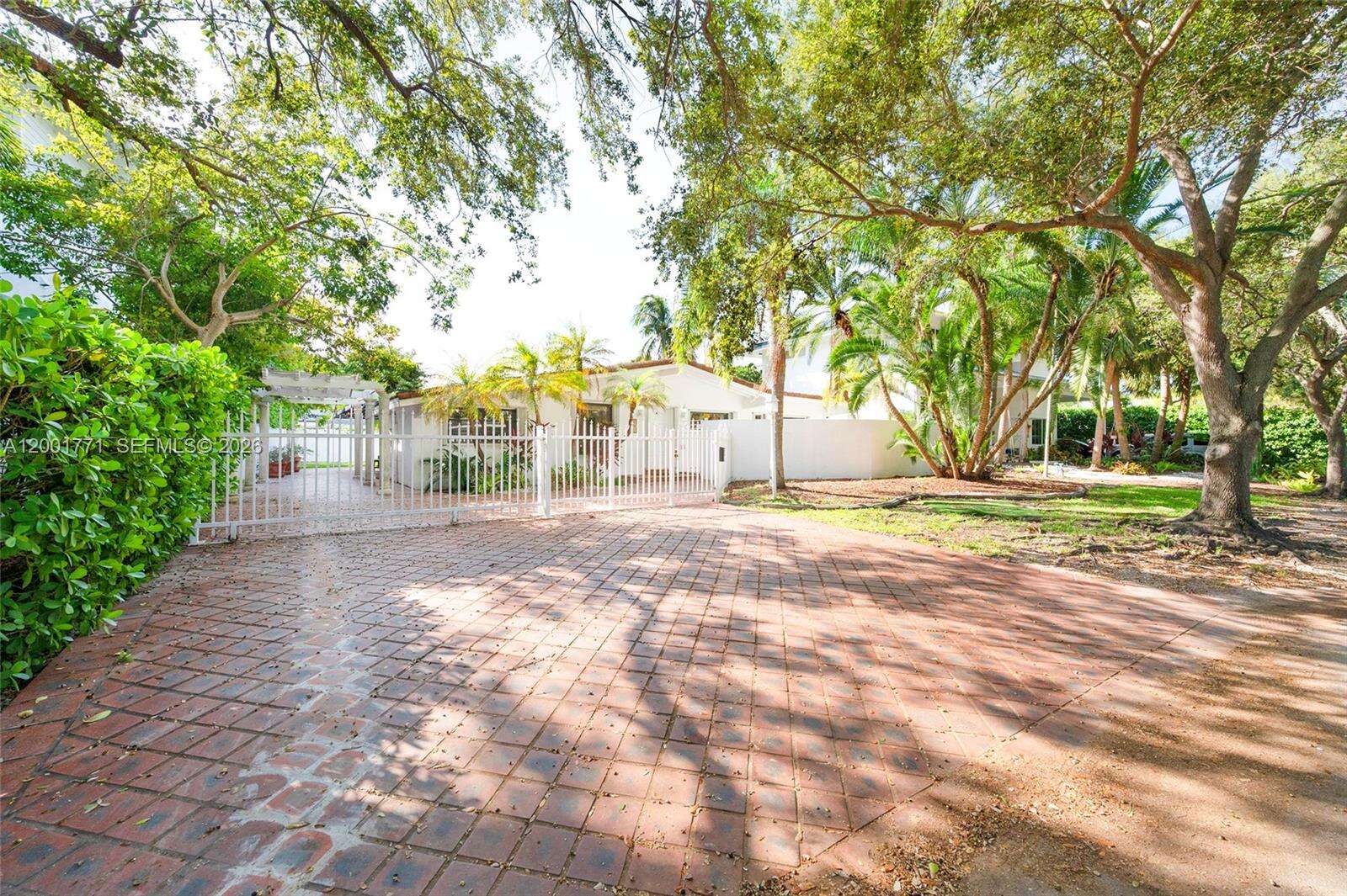 230 Cranwood Dr, Key Biscayne, FL 33149 - For Rent photo 1