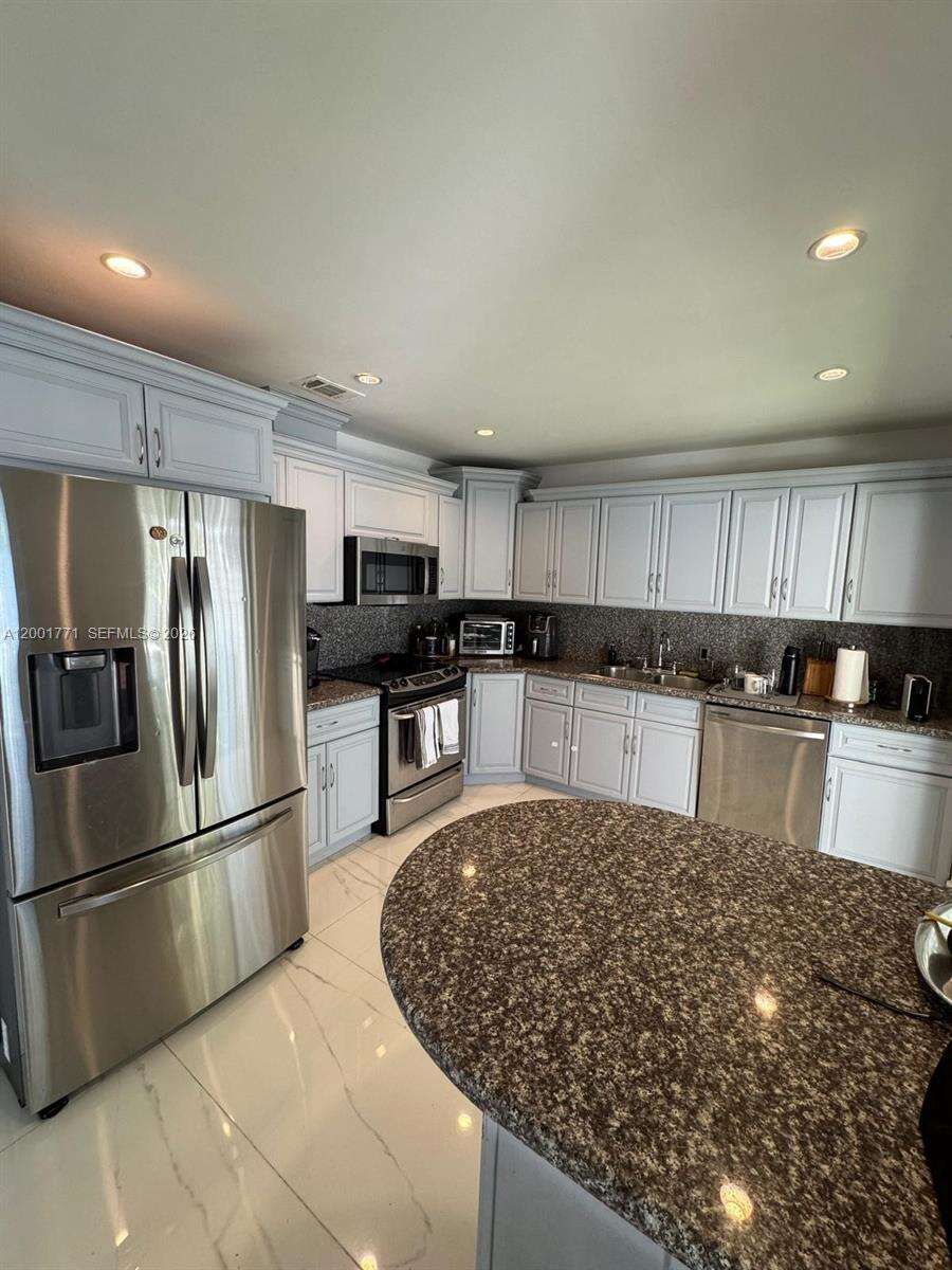 230 Cranwood Dr, Key Biscayne, FL 33149 - For Rent photo 7