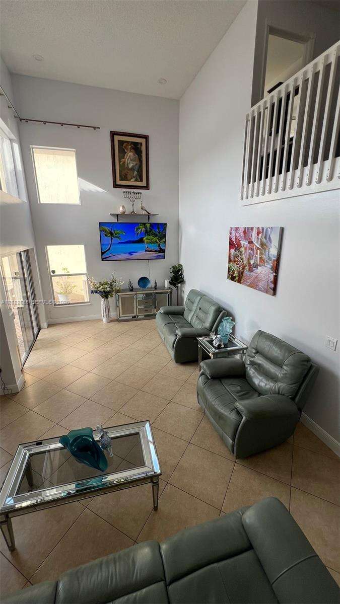 1590 Seagrape Way, Hollywood, FL 33019 - For Rent photo 17