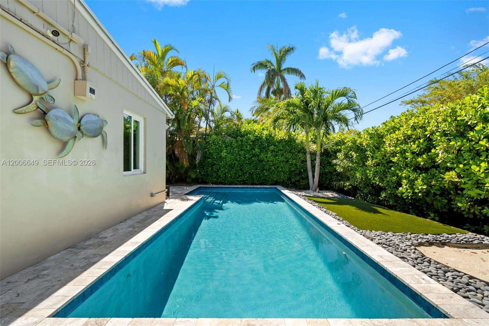930 11th Ct, Hollywood, FL 33019 - For Rent photo 2
