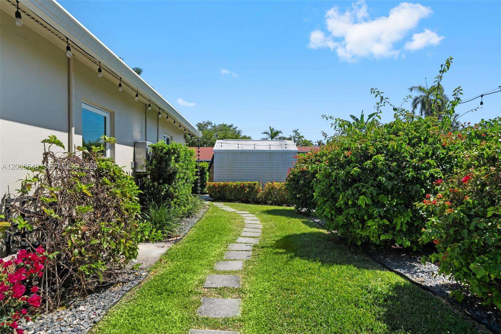 930 11th Ct, Hollywood, FL 33019 - For Rent photo 27