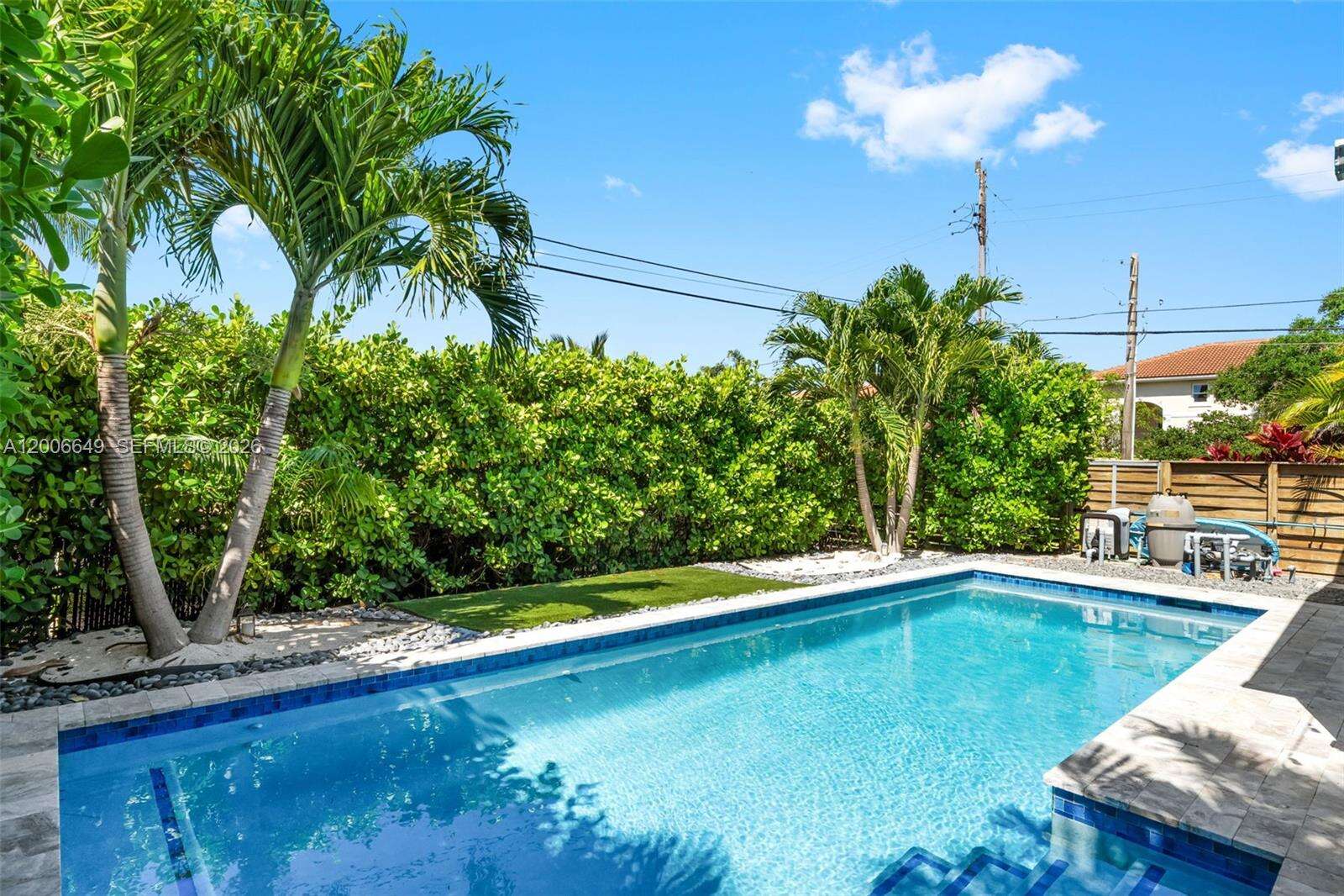 930 11th Ct, Hollywood, FL 33019 - For Rent photo 4
