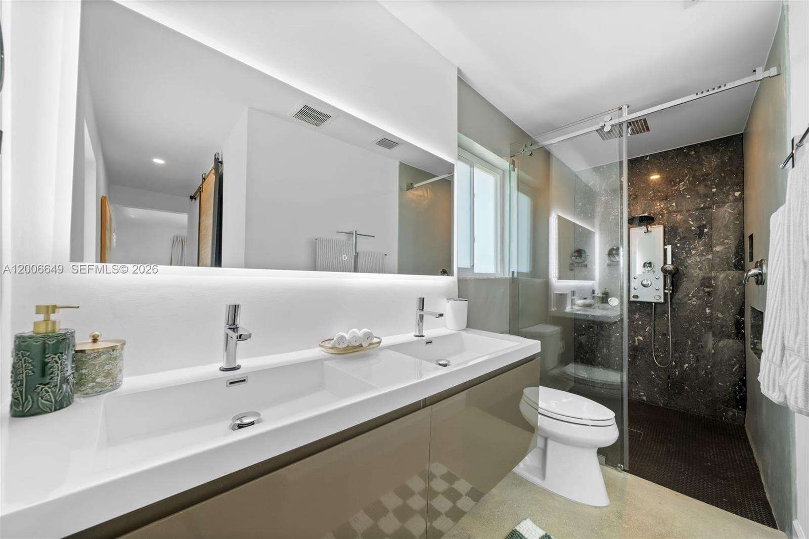 930 11th Ct, Hollywood, FL 33019 - For Rent photo 38