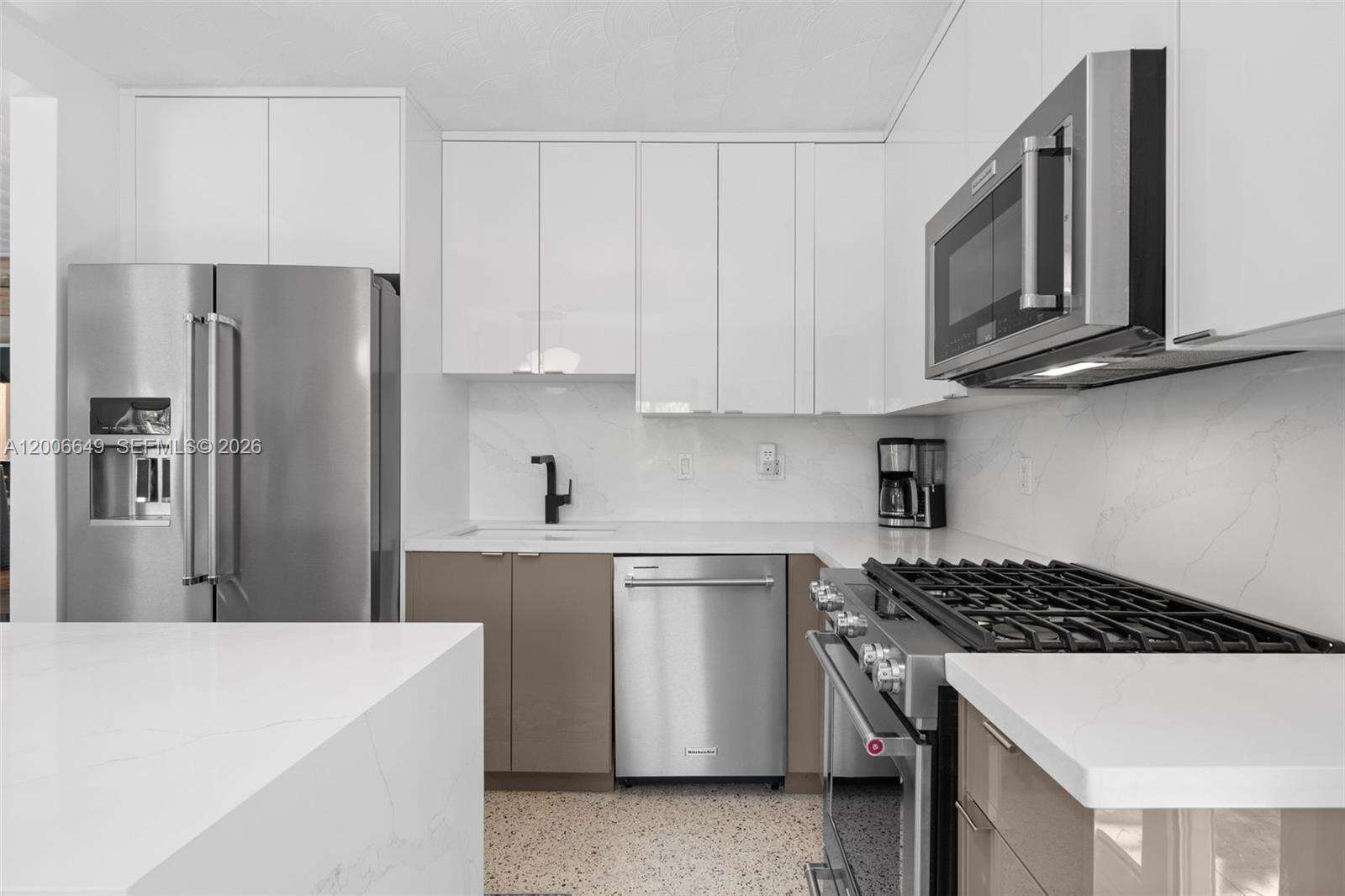 930 11th Ct, Hollywood, FL 33019 - For Rent photo 41