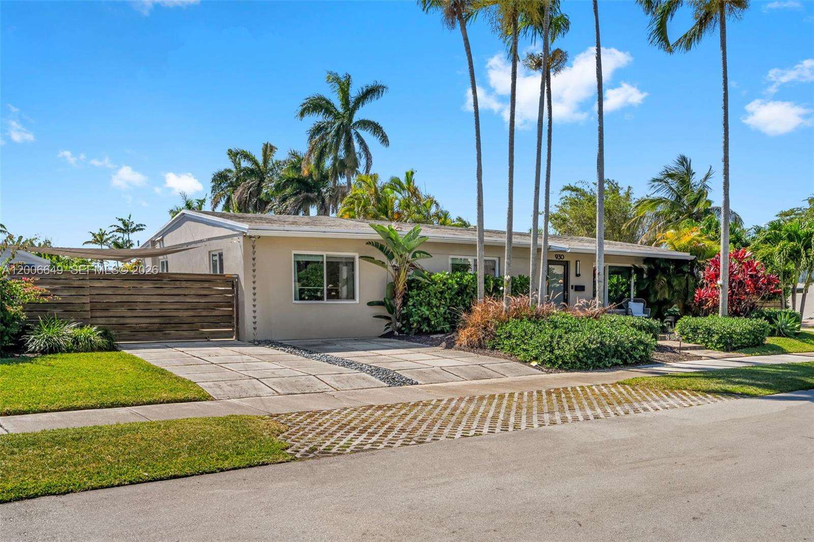 930 11th Ct, Hollywood, FL 33019 - For Rent photo 44