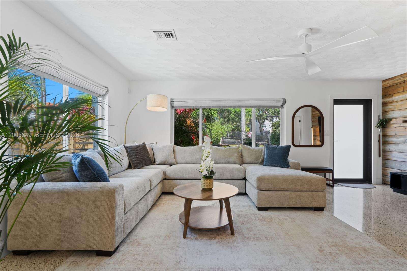 930 11th Ct, Hollywood, FL 33019 - For Rent photo 6