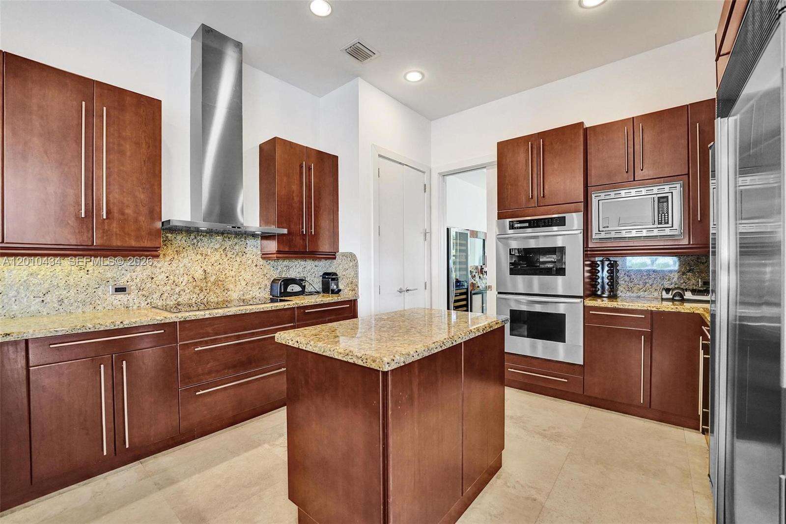 1575 Windjammer Way, Hollywood, FL 33019 - For Rent photo 12