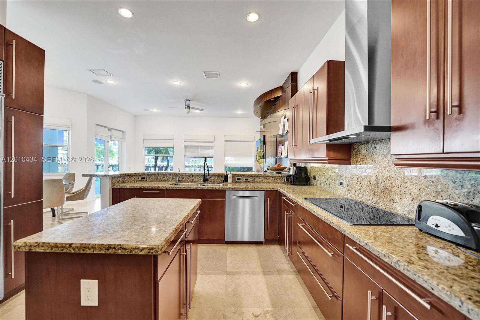1575 Windjammer Way, Hollywood, FL 33019 - For Rent photo 14