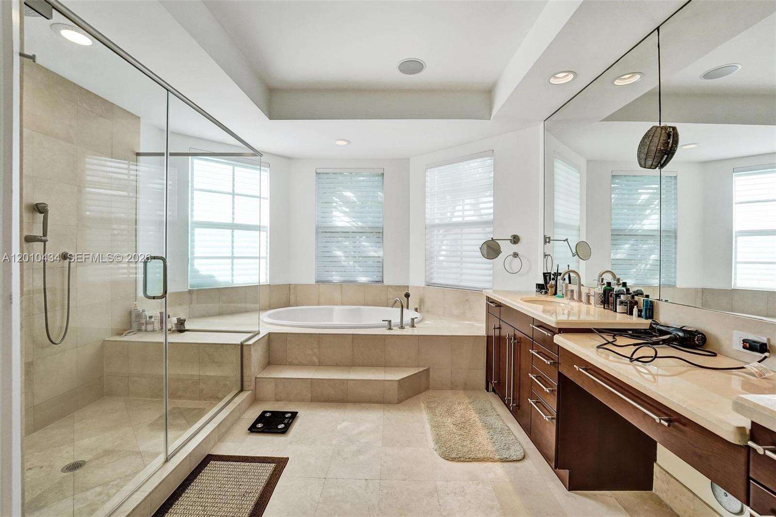 1575 Windjammer Way, Hollywood, FL 33019 - For Rent photo 26