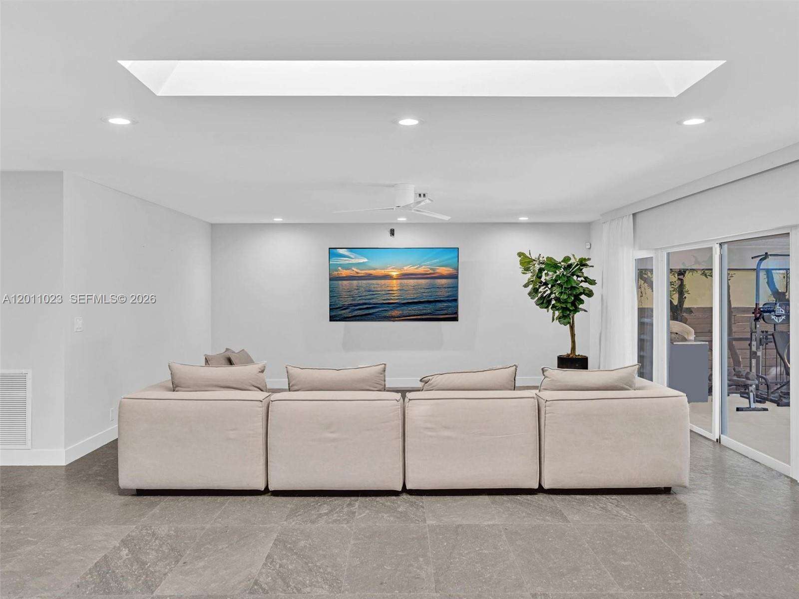 840 Southlake Dr, Hollywood, FL 33019 - For Rent photo 16