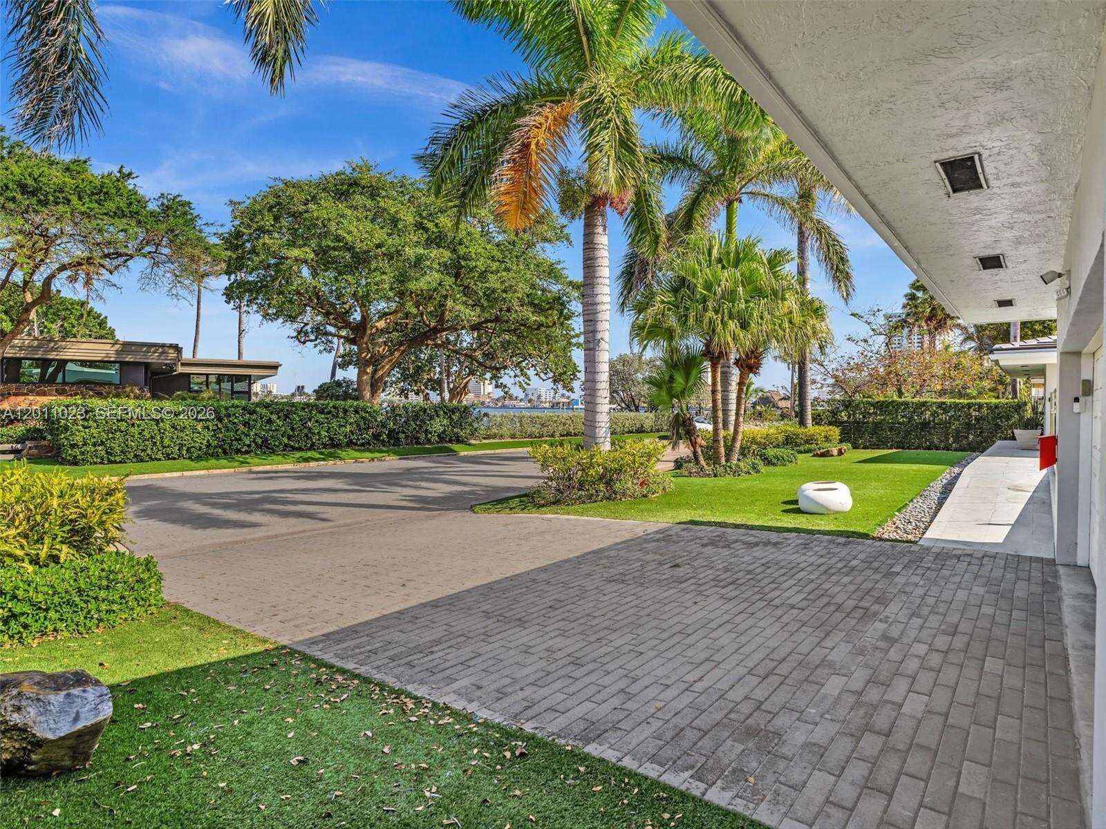 840 Southlake Dr, Hollywood, FL 33019 - For Rent photo 6