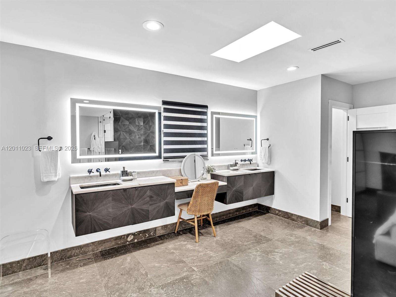 840 Southlake Dr, Hollywood, FL 33019 - For Rent photo 68