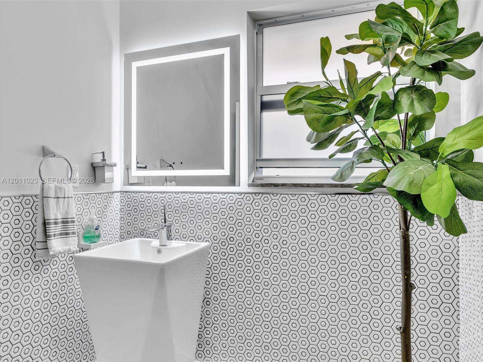 840 Southlake Dr, Hollywood, FL 33019 - For Rent photo 71