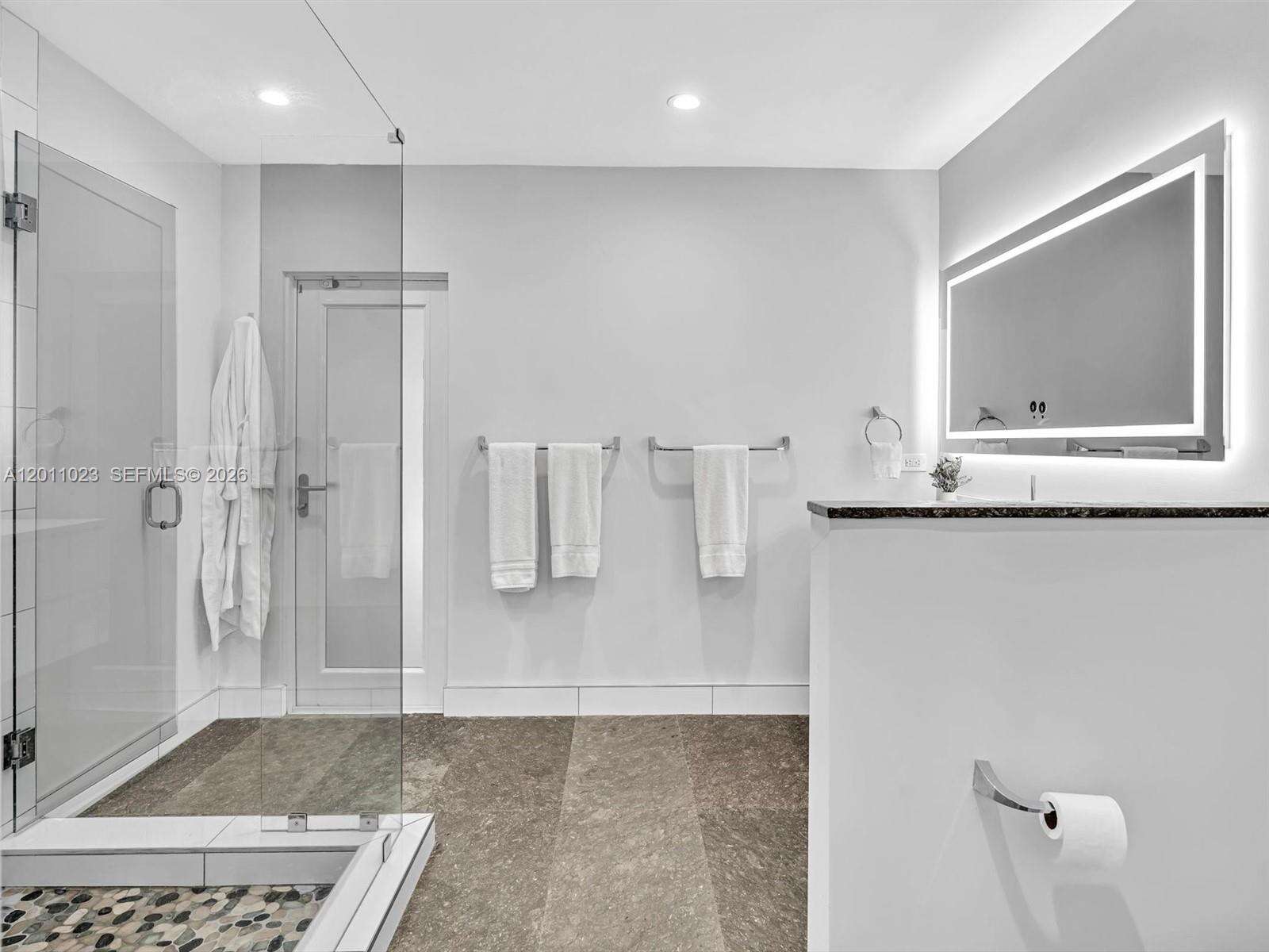 840 Southlake Dr, Hollywood, FL 33019 - For Rent photo 86