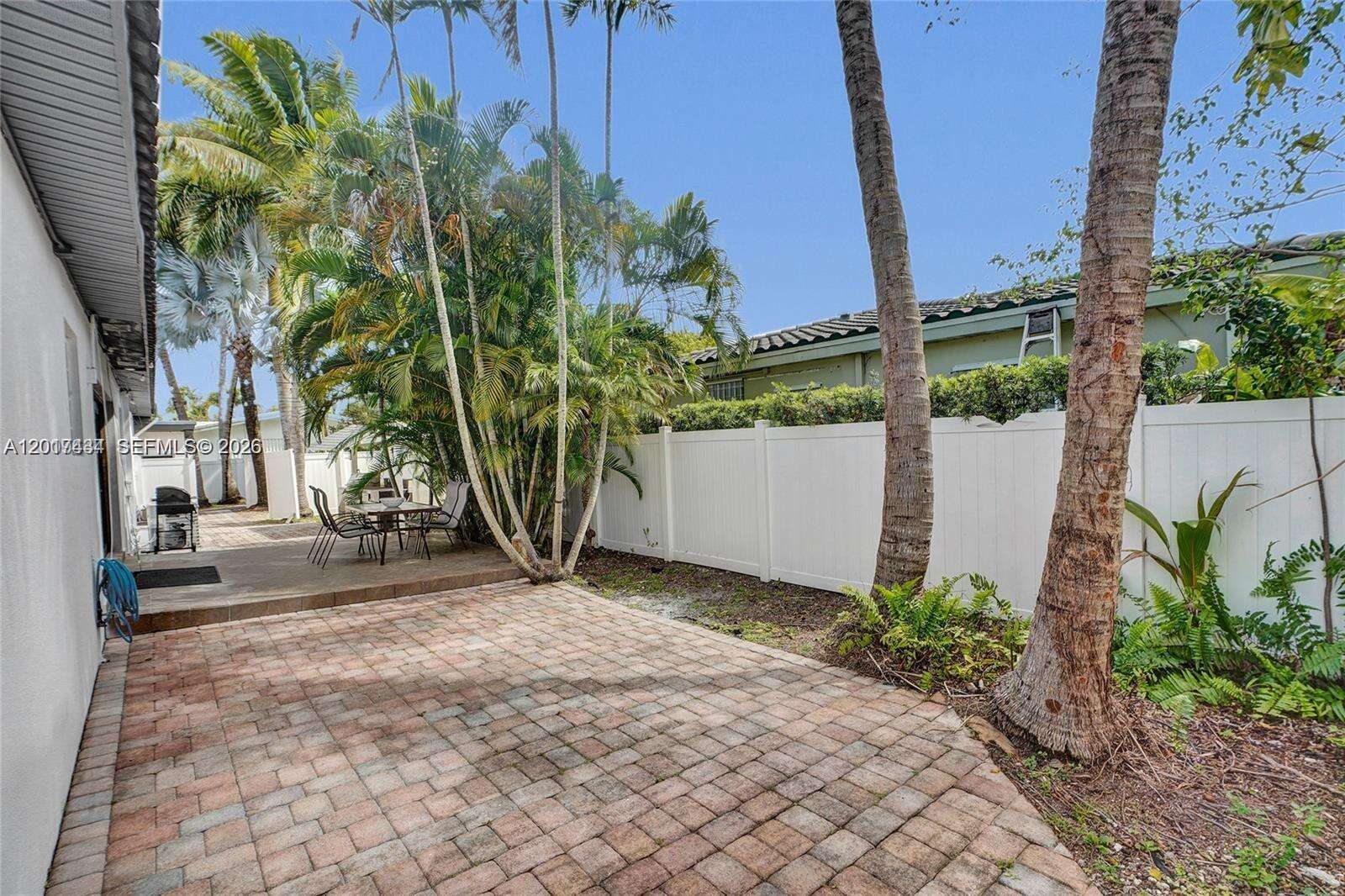 707 13 Avenue, Hollywood, FL 33019 - For Rent photo 21