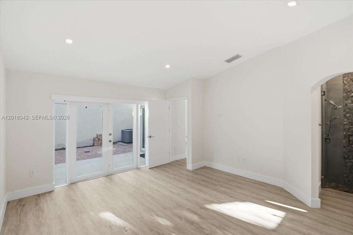 1135 Oysterwood St, Hollywood, FL 33019 - For Rent photo 29