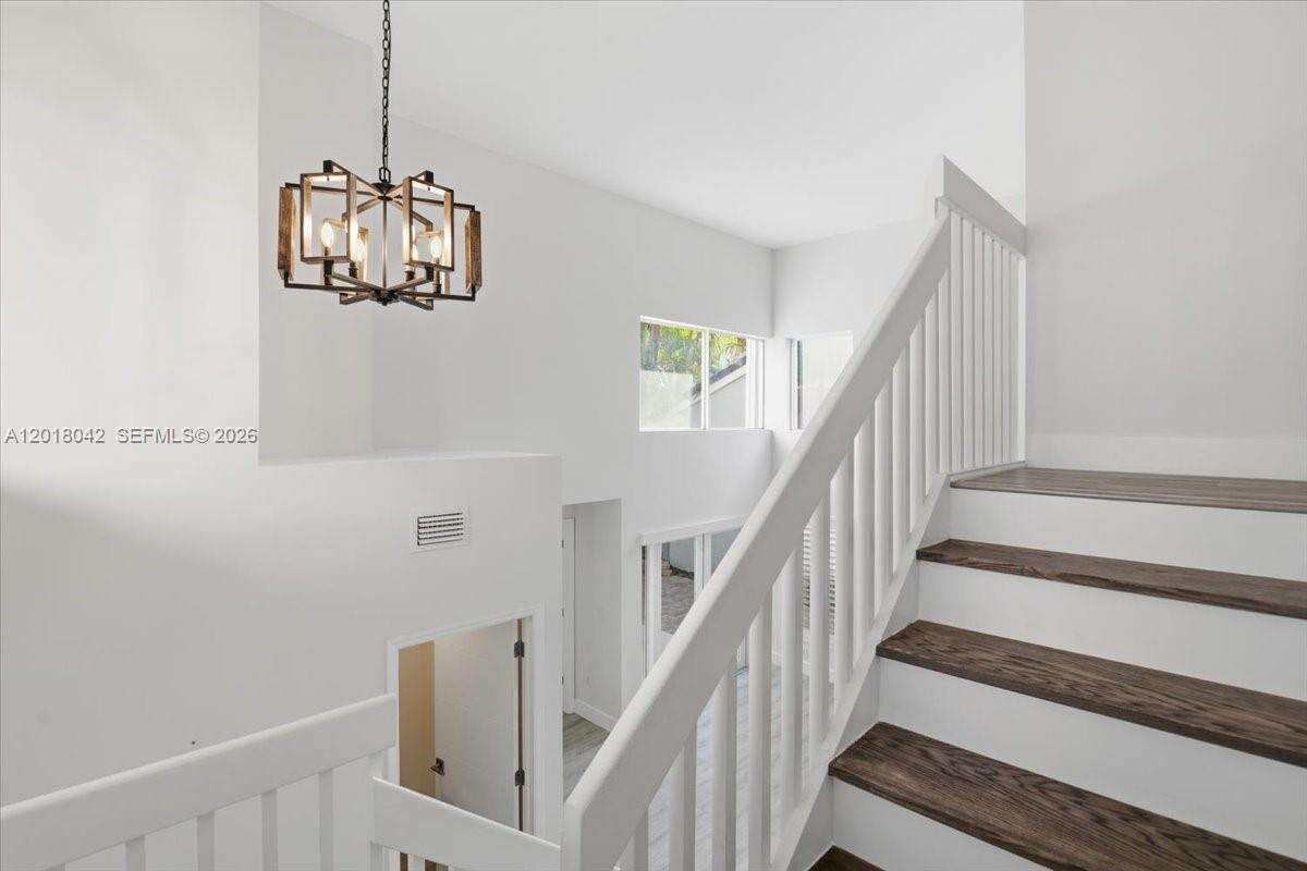 1135 Oysterwood St, Hollywood, FL 33019 - For Rent photo 35