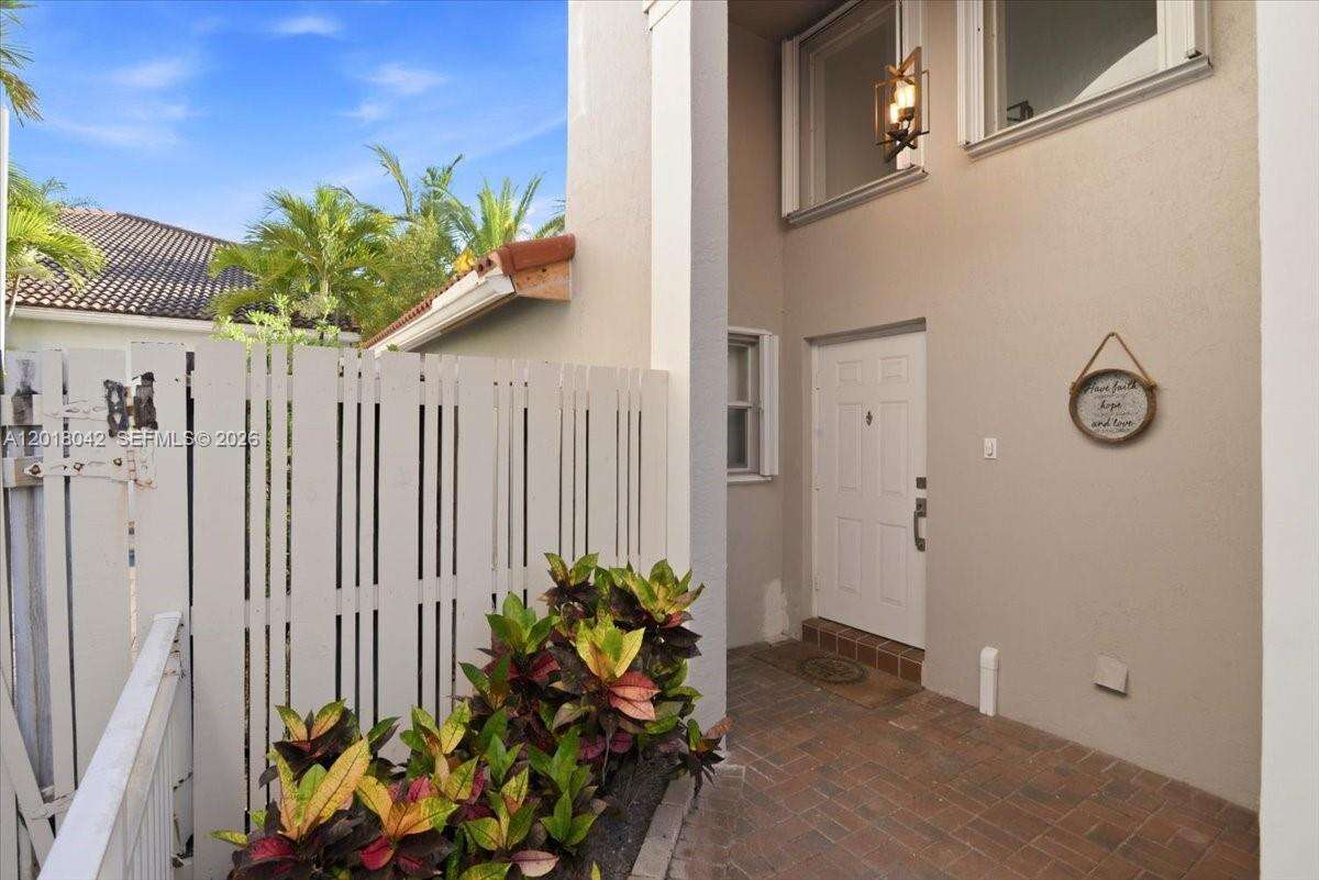 1135 Oysterwood St, Hollywood, FL 33019 - For Rent photo 8
