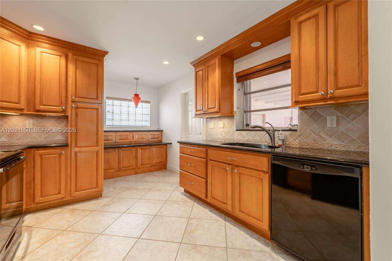 947 Lincoln St, Hollywood, FL 33019 - For Rent photo 26