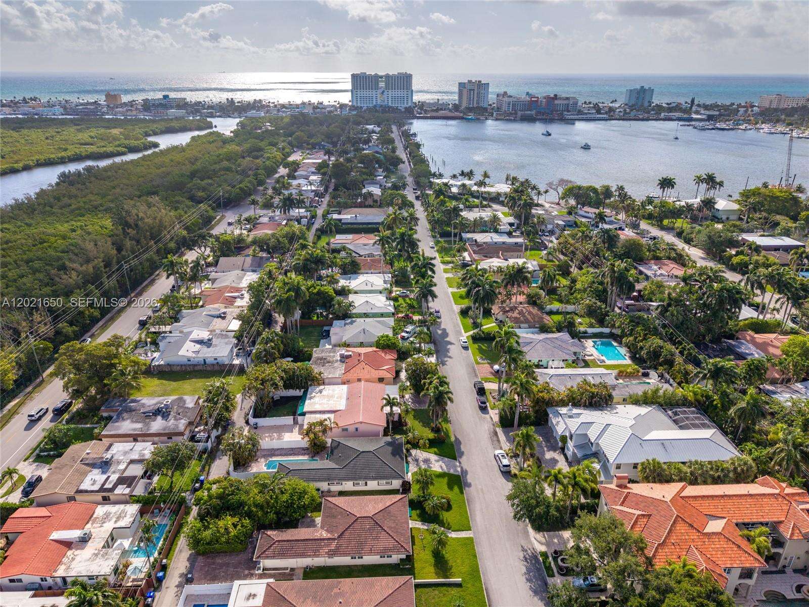 947 Lincoln St, Hollywood, FL 33019 - For Rent photo 6