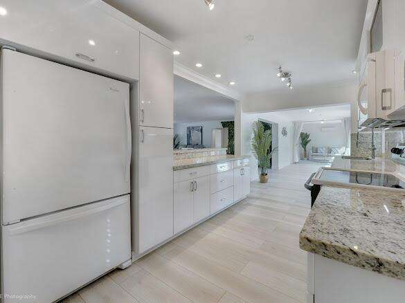 1250 Arthur, Hollywood, FL 33019 - For Rent photo 13