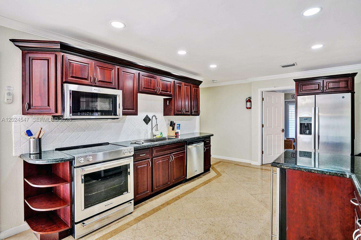 1016 Harrison St, Hollywood, FL 33019 - For Rent photo 24