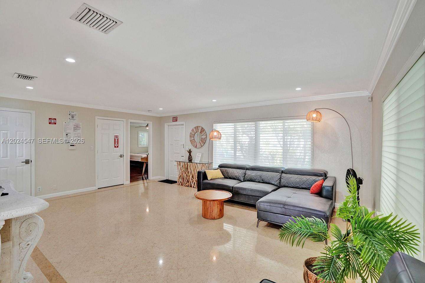 1016 Harrison St, Hollywood, FL 33019 - For Rent photo 8