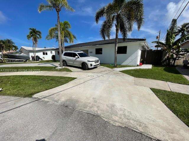 1252 Coral Ln, Hollywood, FL 33019 - For Rent photo 2