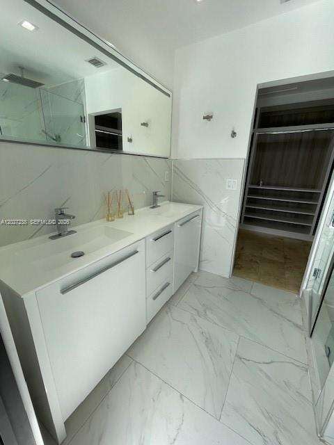 1252 Coral Ln, Hollywood, FL 33019 - For Rent photo 13