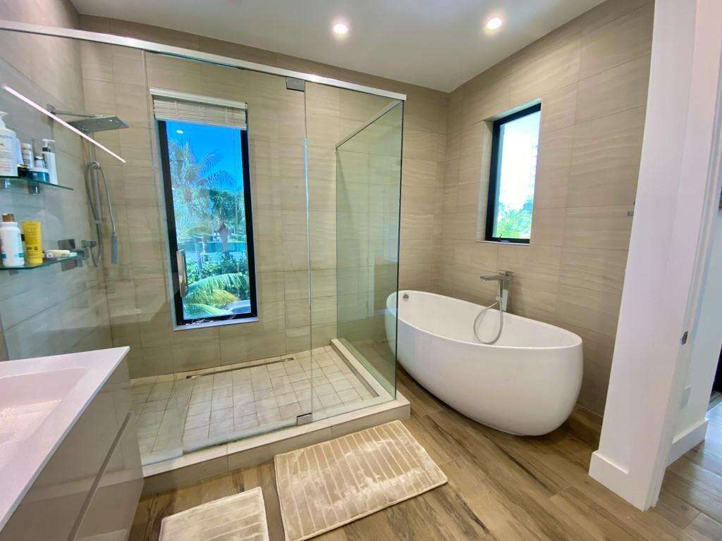 348 Balboa, Hollywood, FL 33019 - For Rent photo 21