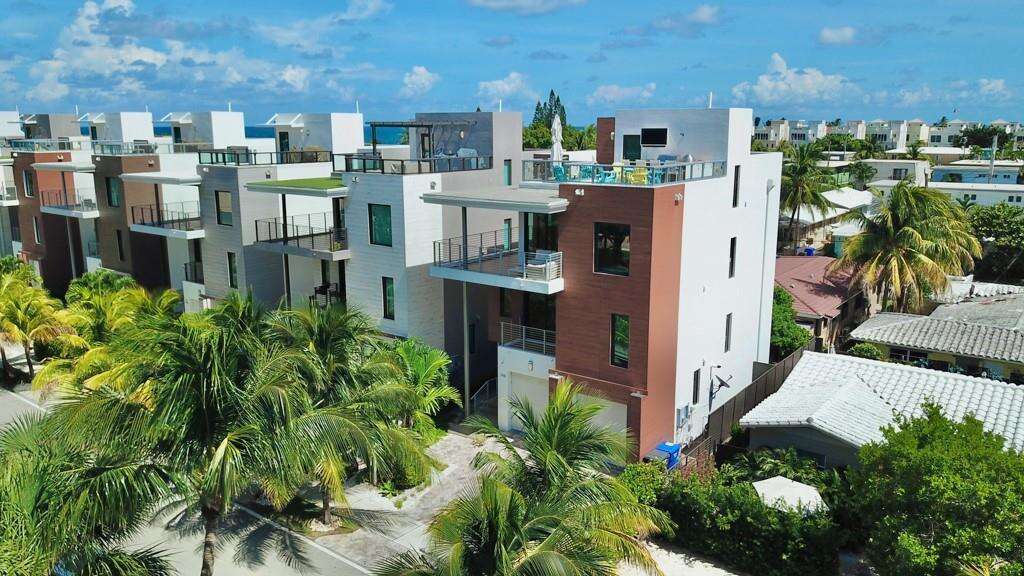 348 Balboa, Hollywood, FL 33019 - For Rent photo 5