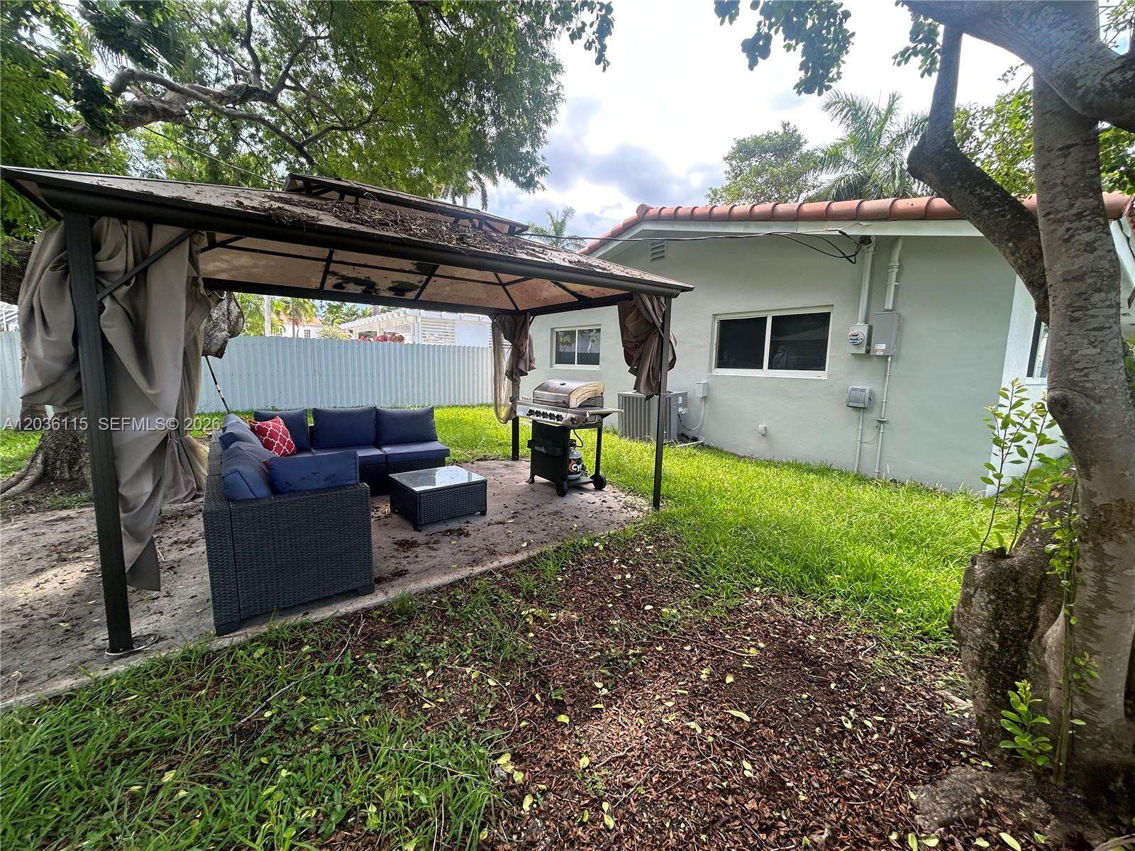 1060 Tyler St, Hollywood, FL 33019 - For Rent photo 17