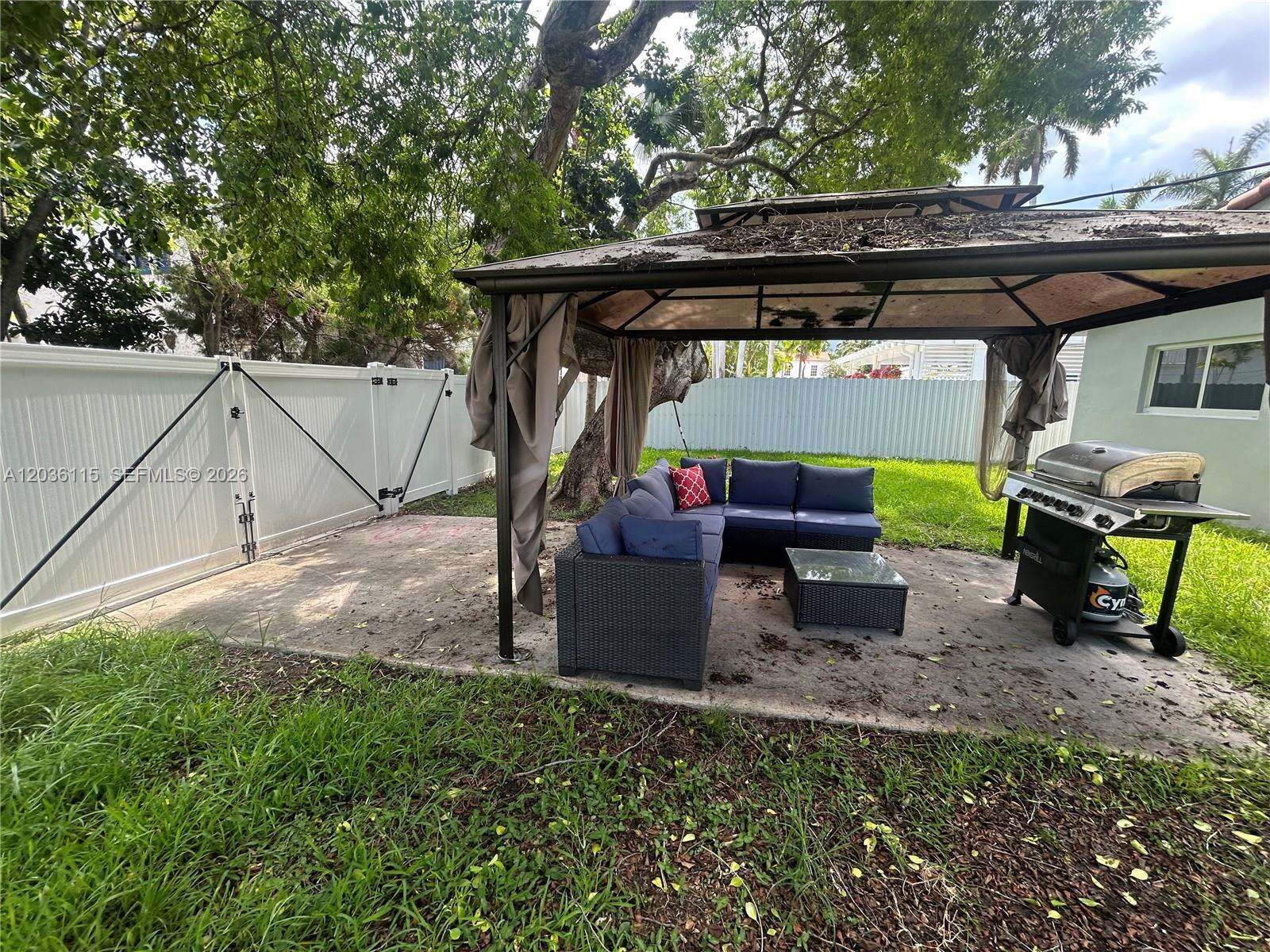 1060 Tyler St, Hollywood, FL 33019 - For Rent photo 18