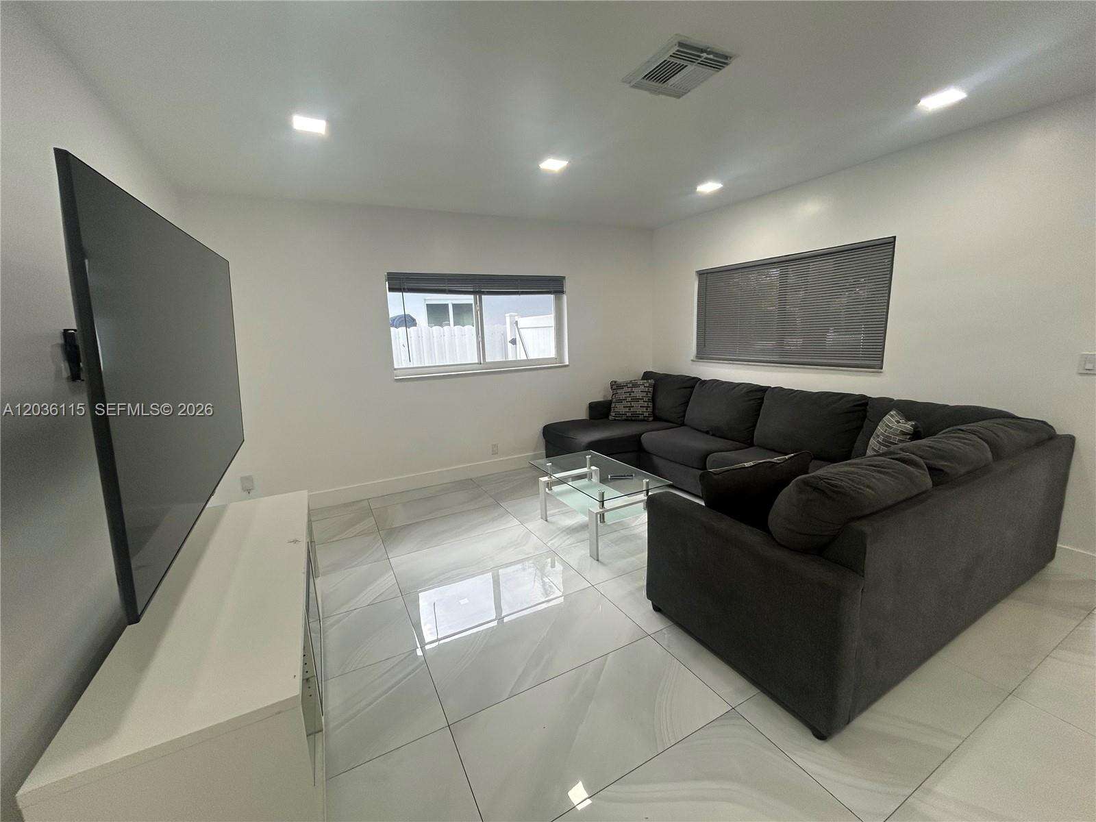 1060 Tyler St, Hollywood, FL 33019 - For Rent photo 4