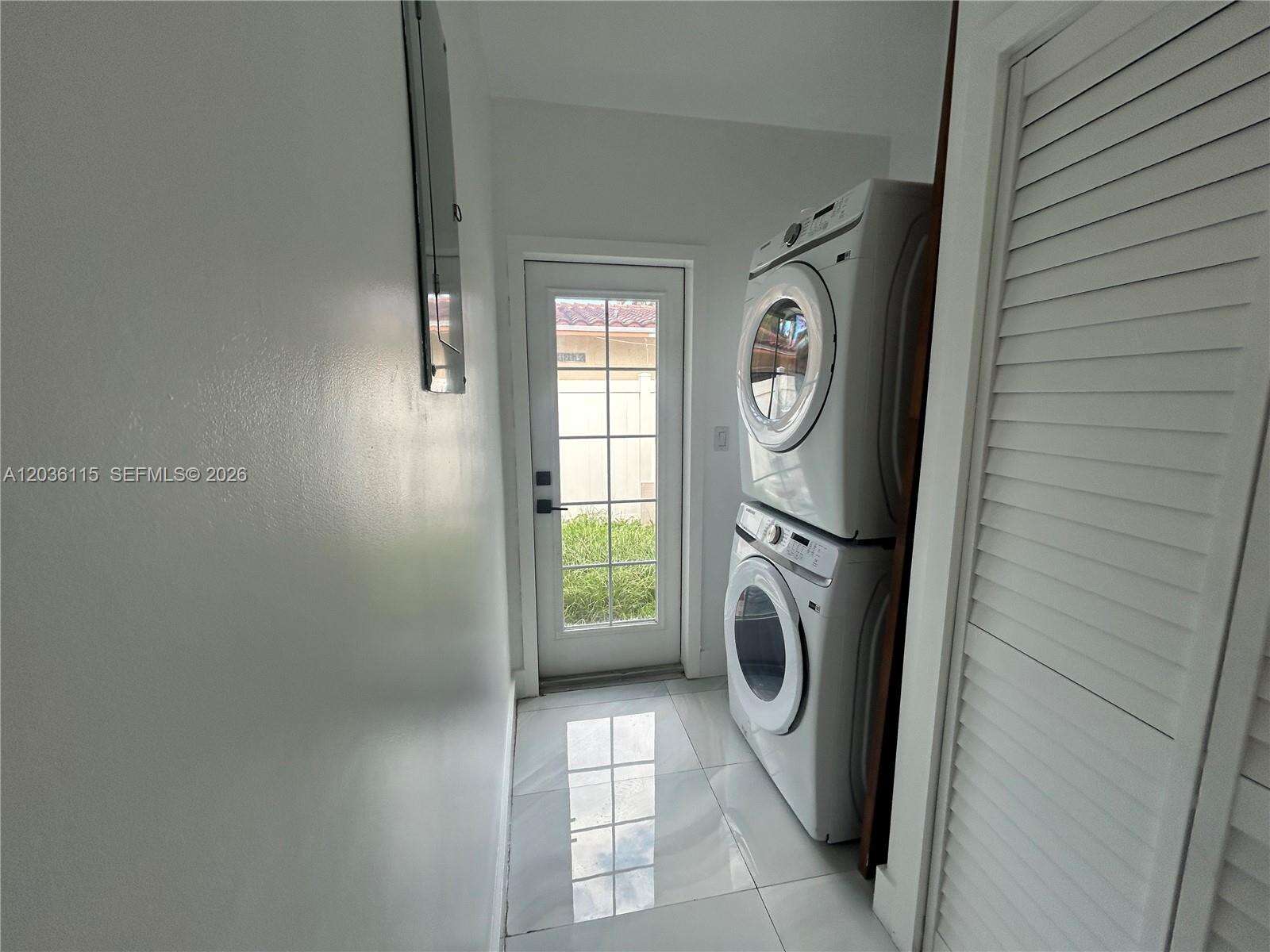 1060 Tyler St, Hollywood, FL 33019 - For Rent photo 8
