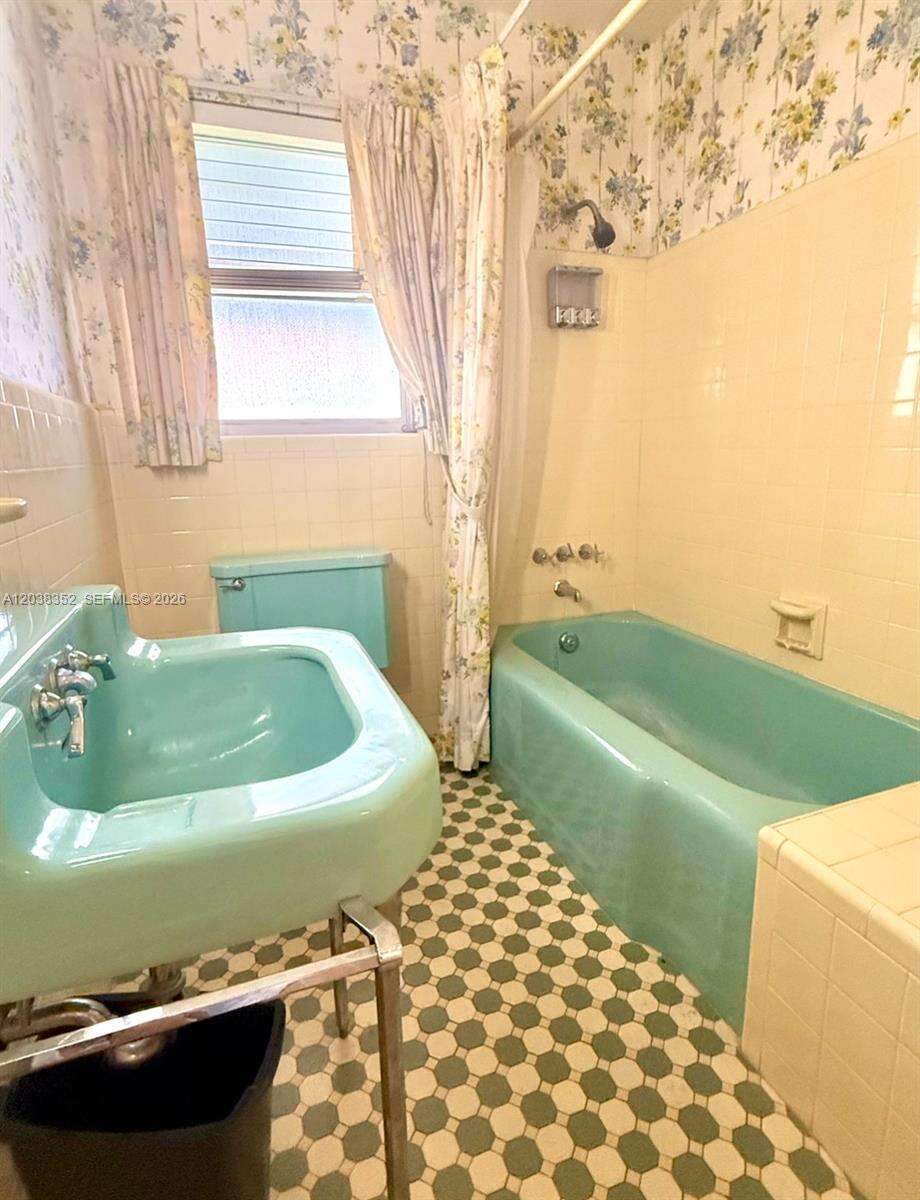 1235 Jefferson St, Hollywood, FL 33019 - For Rent photo 18