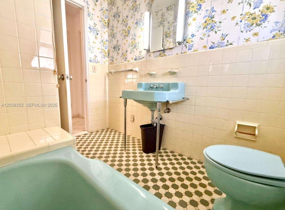 1235 Jefferson St, Hollywood, FL 33019 - For Rent photo 19