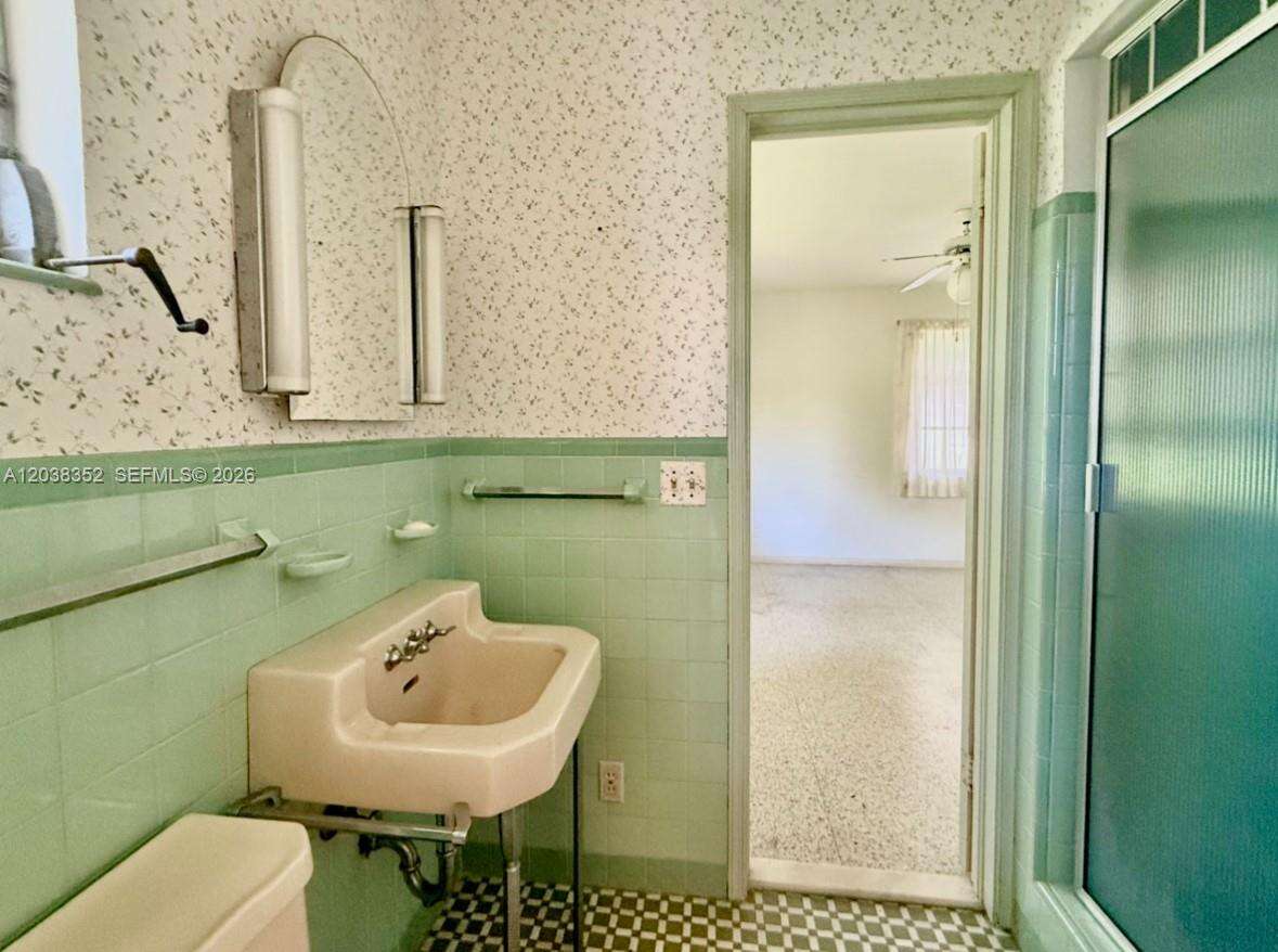 1235 Jefferson St, Hollywood, FL 33019 - For Rent photo 21